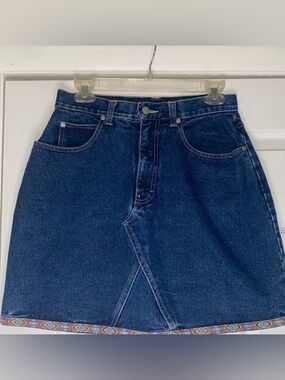 No Boundaries Junior Mini Skirt- Size 11